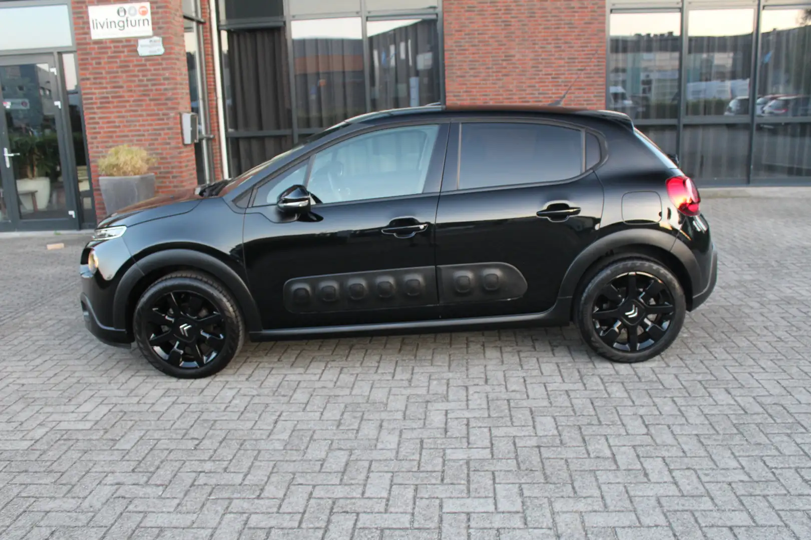 Citroen C3 1.2 PureTech S&S Shine Clima-Cruise-Navi-Camera Noir - 2