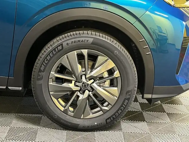 Peugeot 3008 view 5