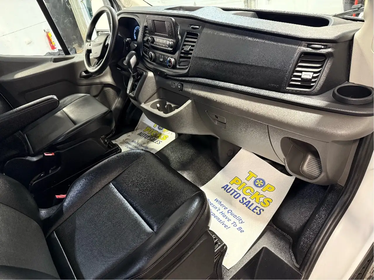 Ford Transit Cargo Van снимка Ford Transit Cargo Van