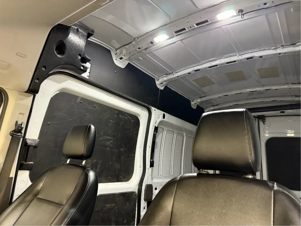 Ford Transit Cargo Van снимка Ford Transit Cargo Van