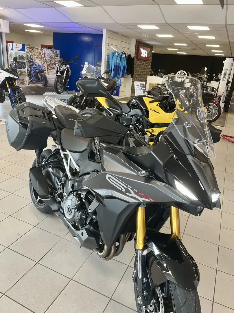 Suzuki GSX-S 1000GX Schwarz - 1