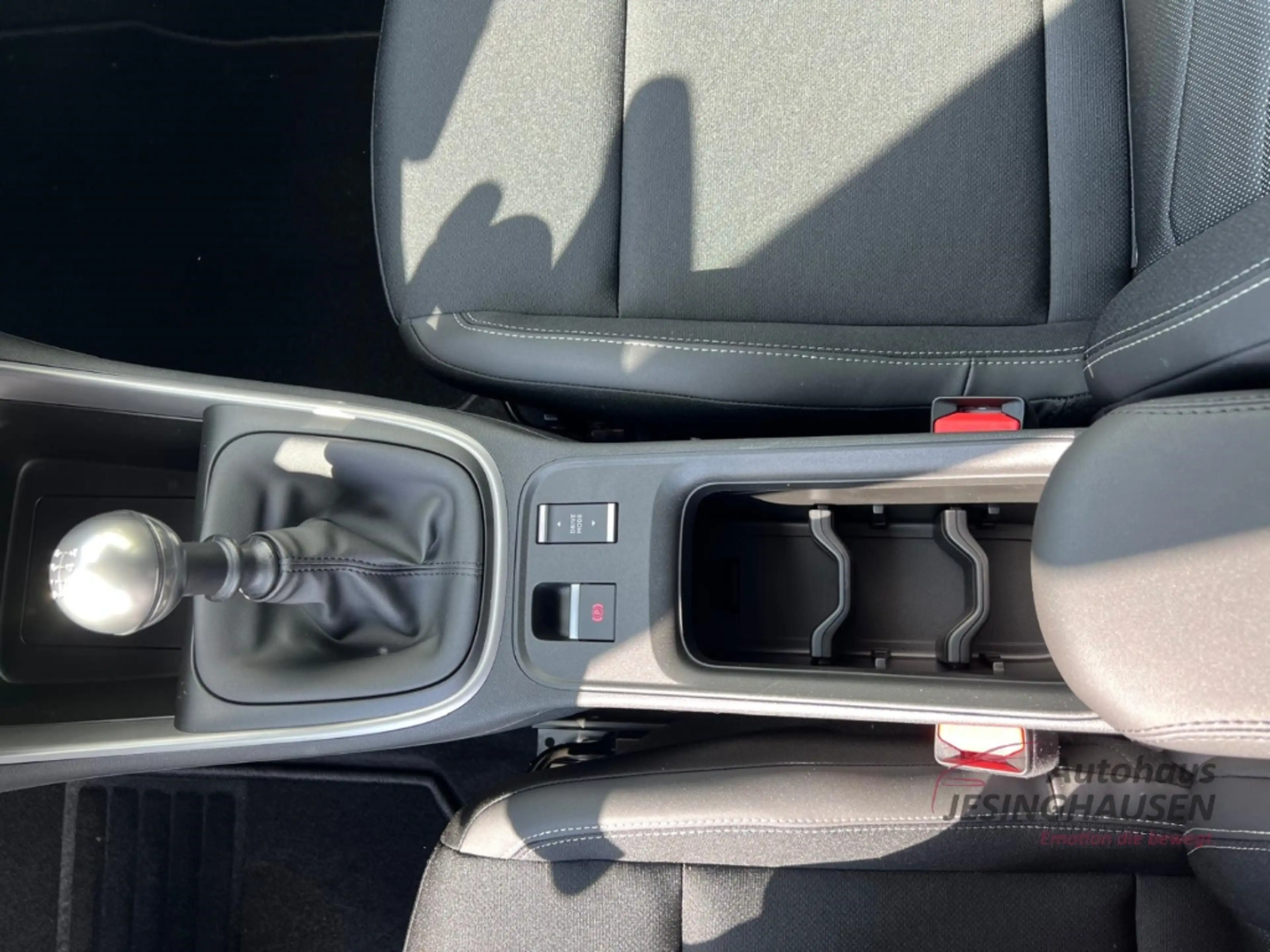 Jeep Avenger Altitude LED Apple CarPlay Android Auto Klimaautom — photo 15