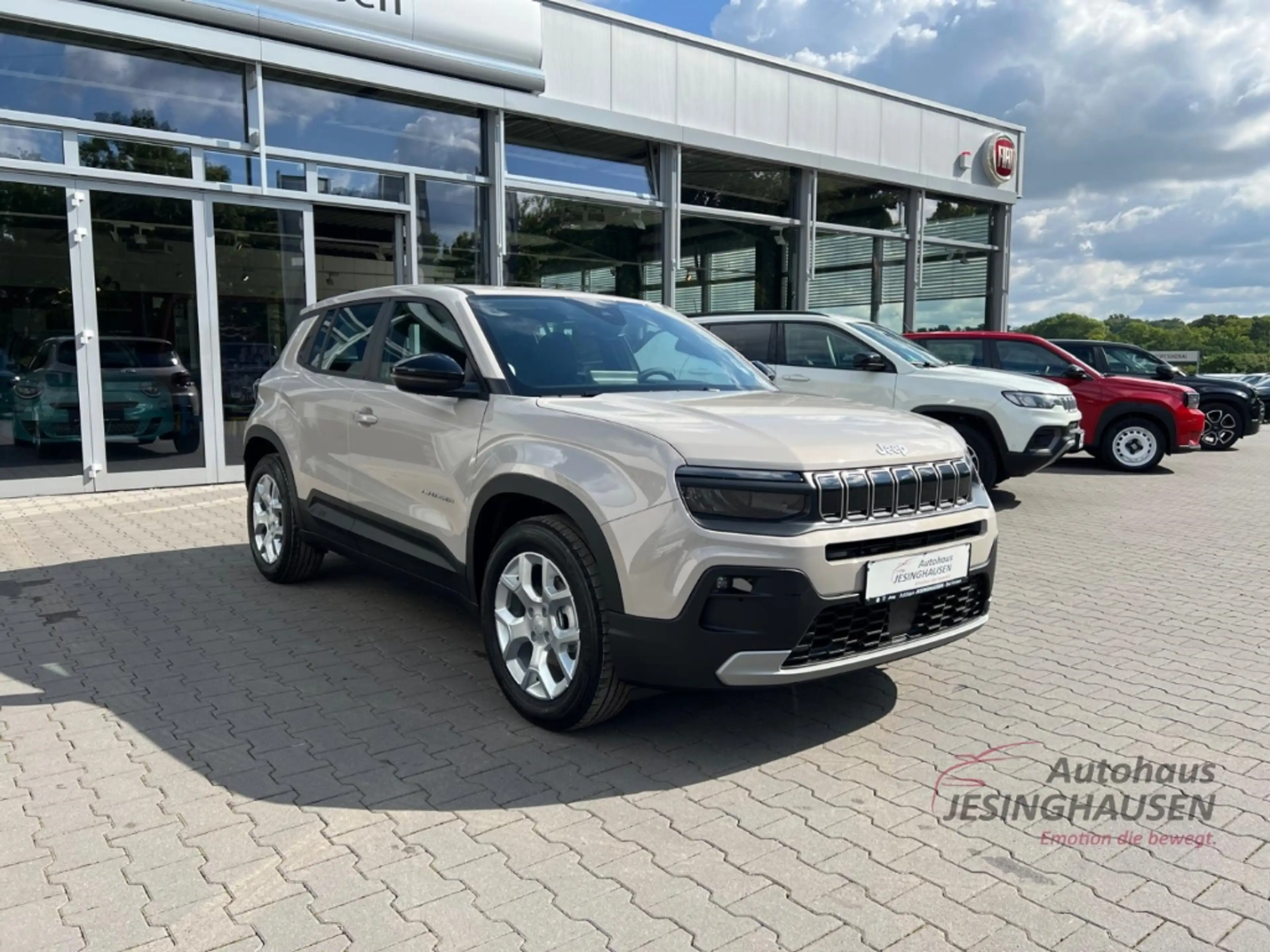 Jeep Avenger Altitude LED Apple CarPlay Android Auto Klimaautom — photo 8