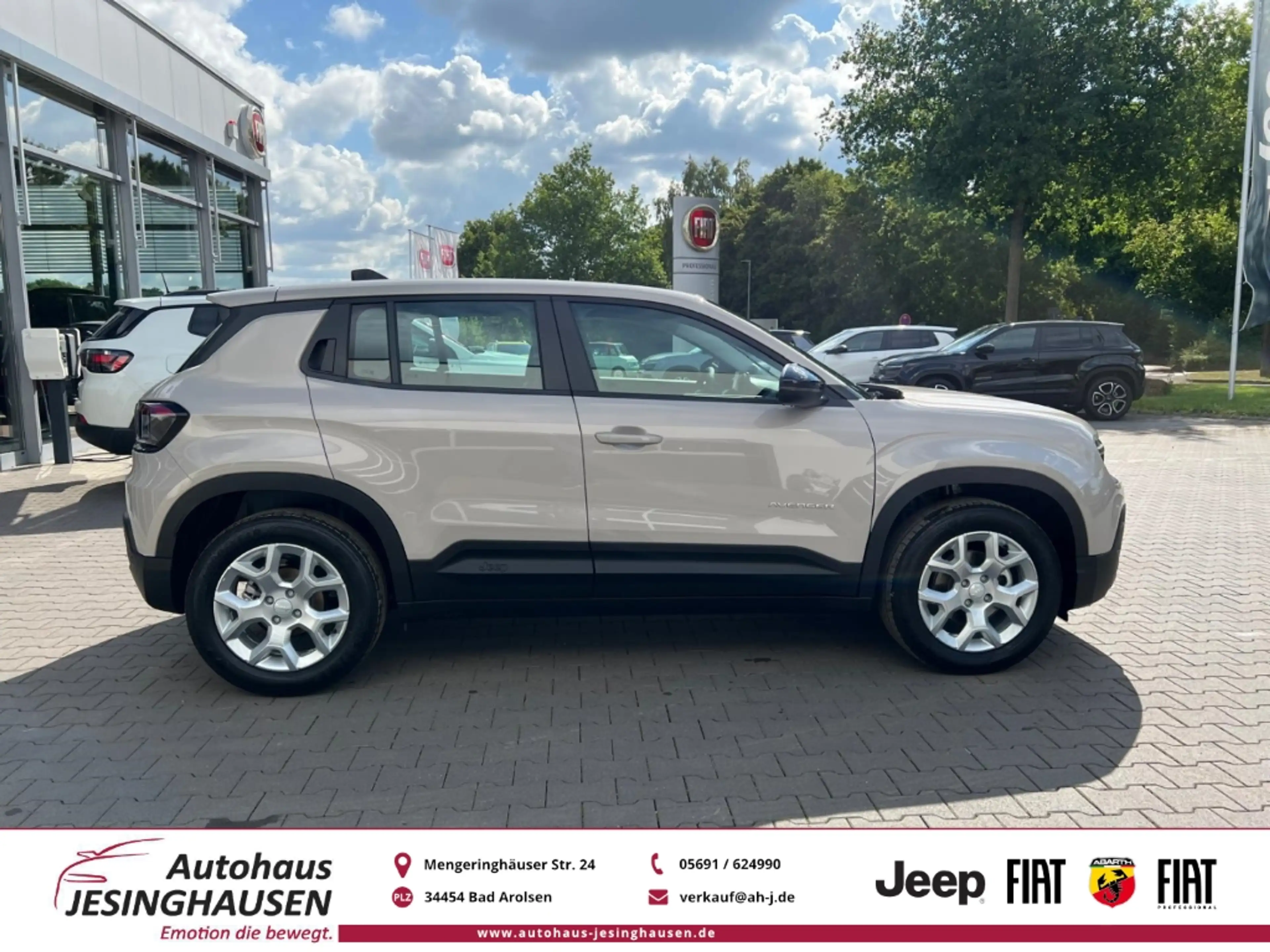 Jeep Avenger Altitude LED Apple CarPlay Android Auto Klimaautom — photo 7