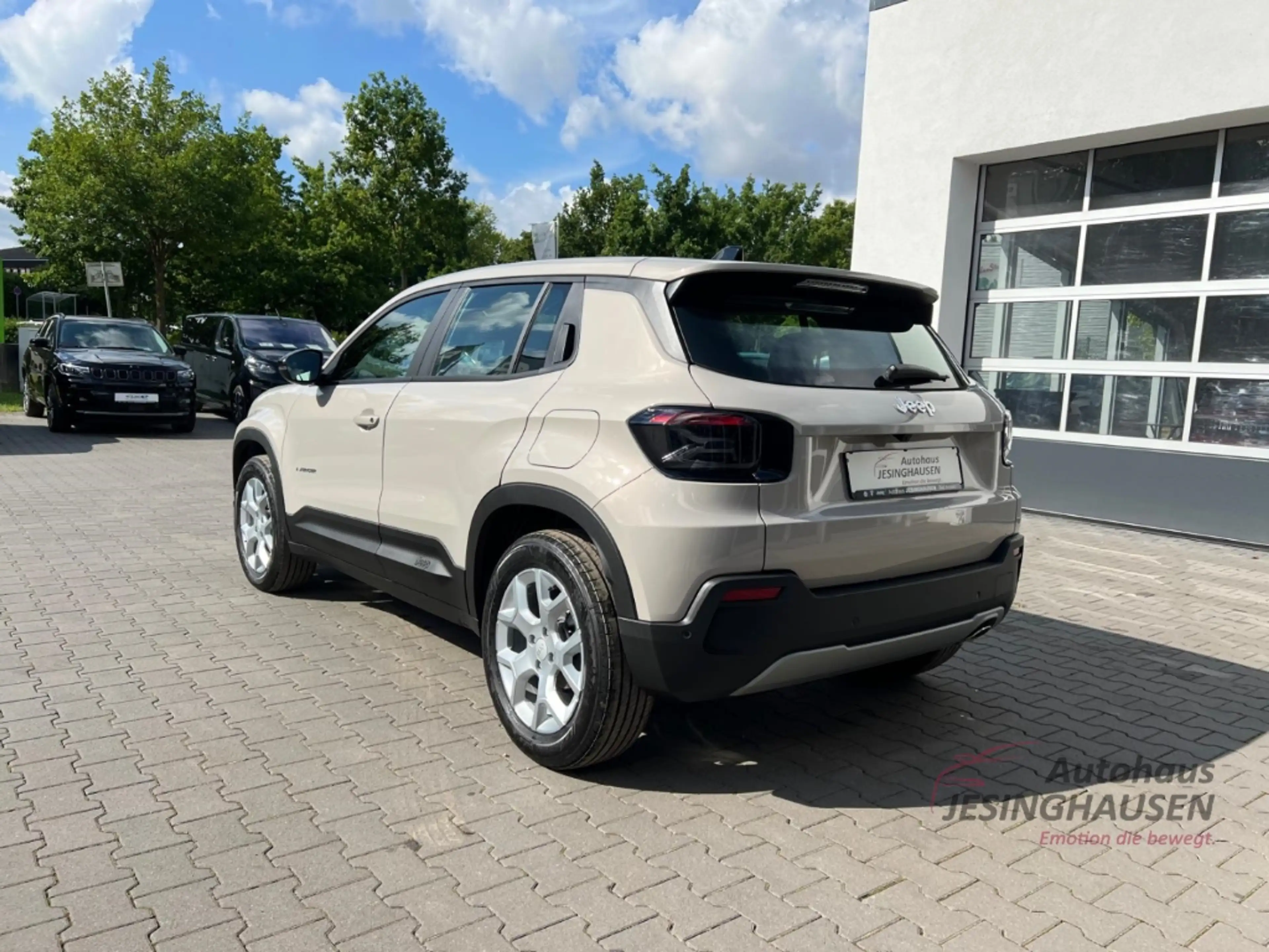 Jeep Avenger Altitude LED Apple CarPlay Android Auto Klimaautom — photo 3