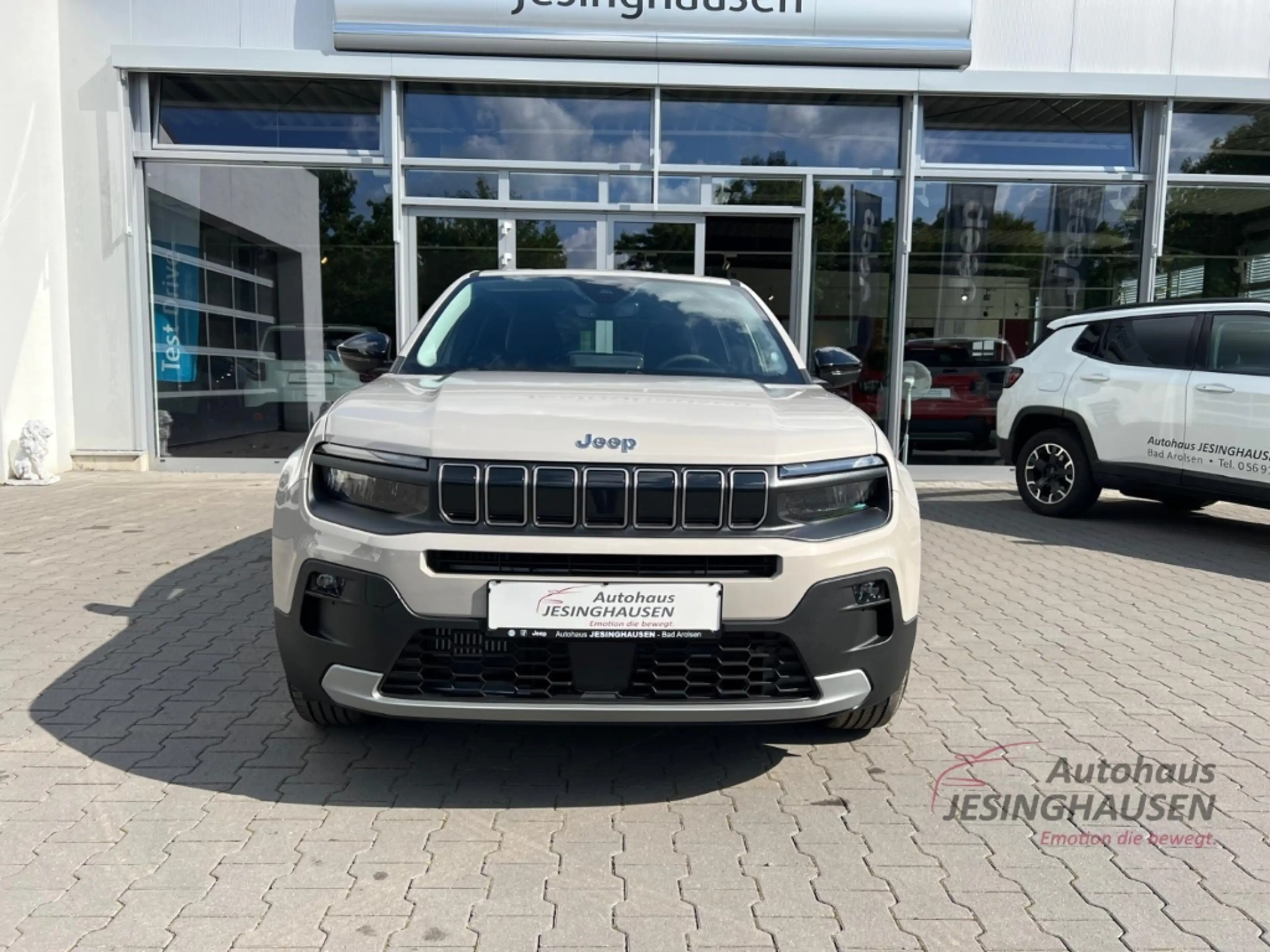 Jeep Avenger Altitude LED Apple CarPlay Android Auto Klimaautom — photo 9