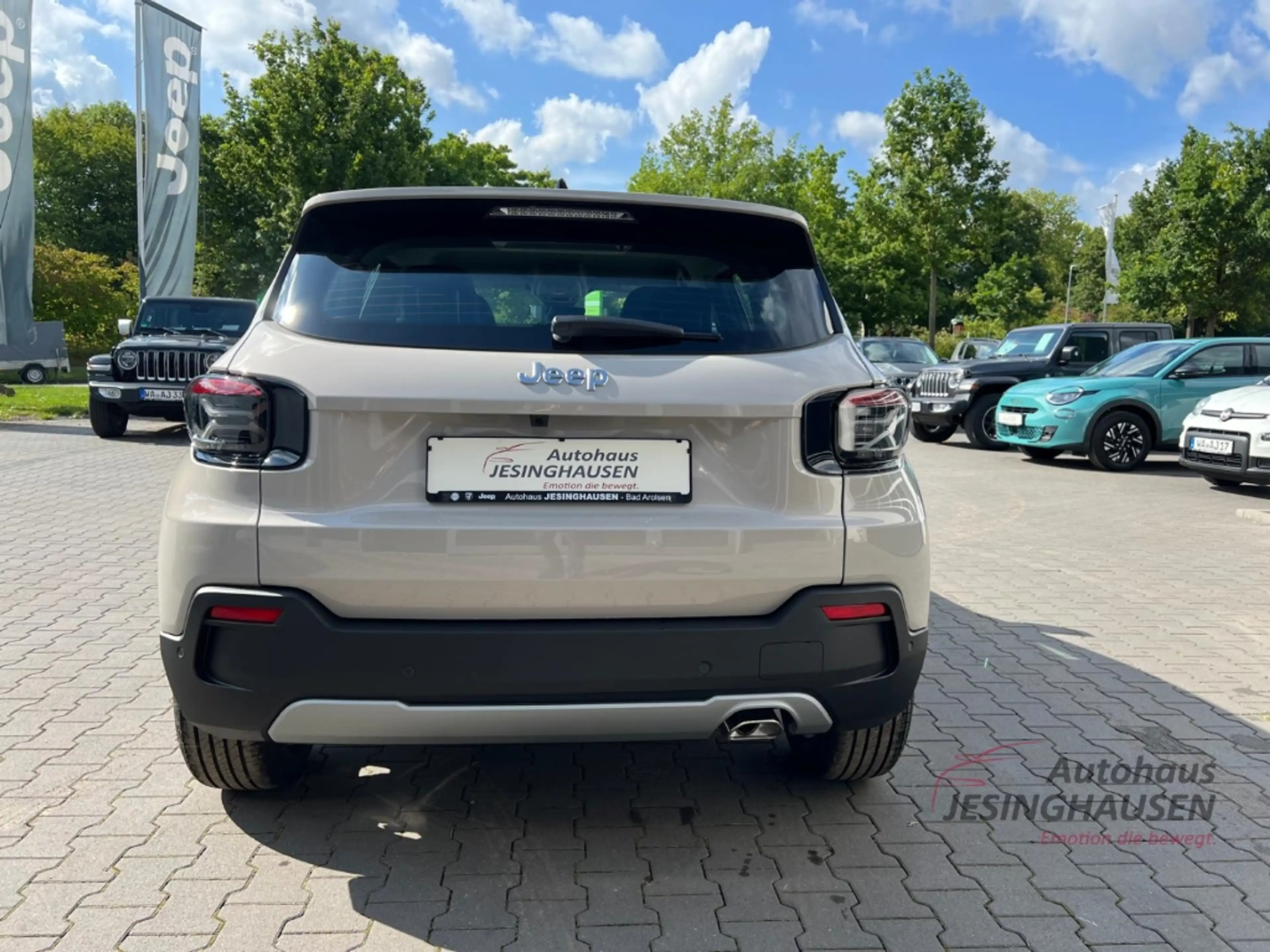 Jeep Avenger Altitude LED Apple CarPlay Android Auto Klimaautom — photo 4