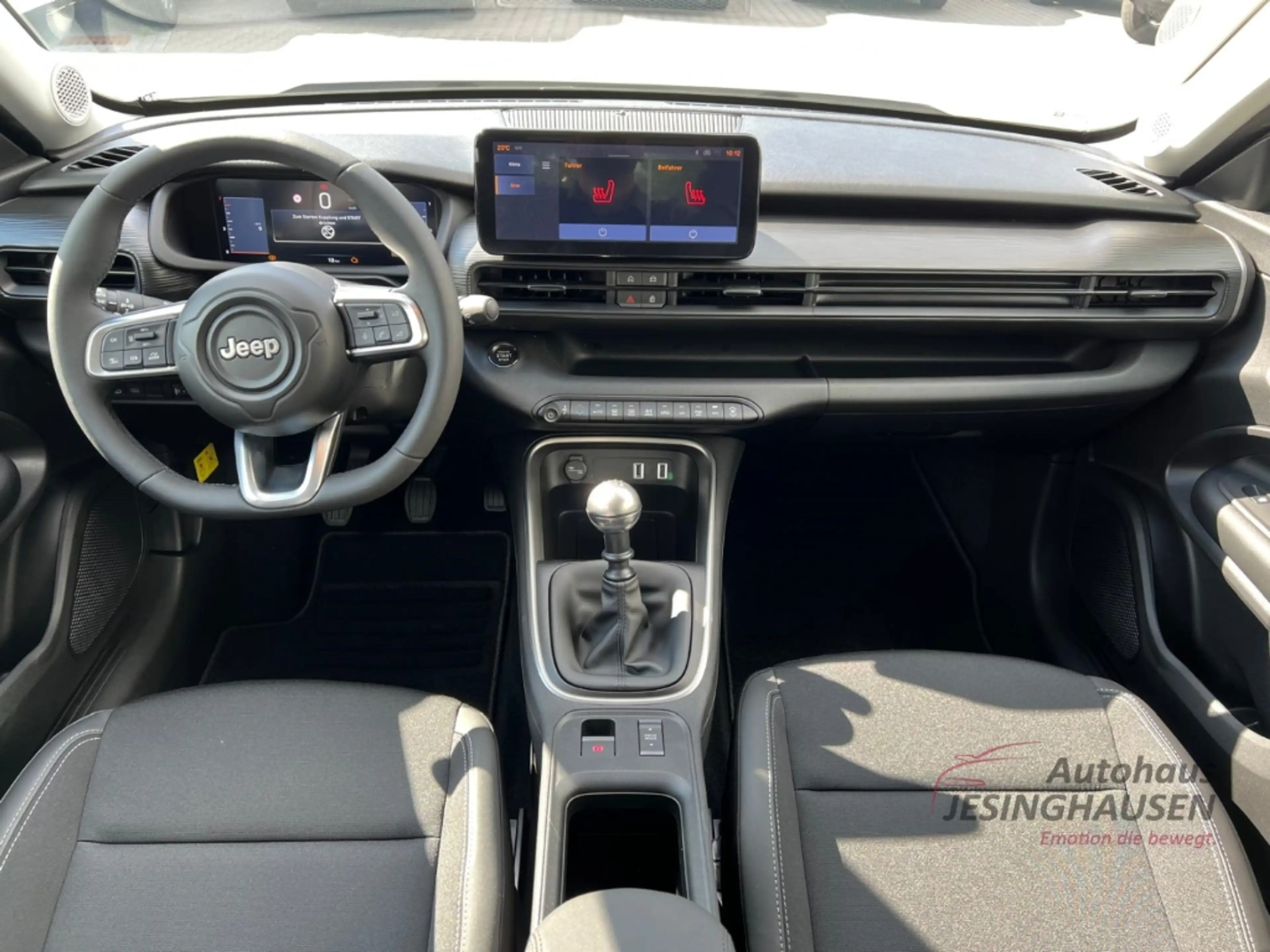 Jeep Avenger Altitude LED Apple CarPlay Android Auto Klimaautom — photo 14
