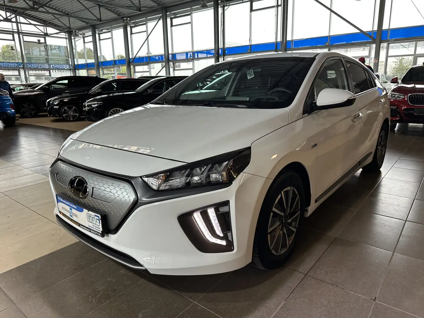Hyundai IONIQ Style ACC Navi LED Wärmepumpe R.Cam PDC Blanc - 1