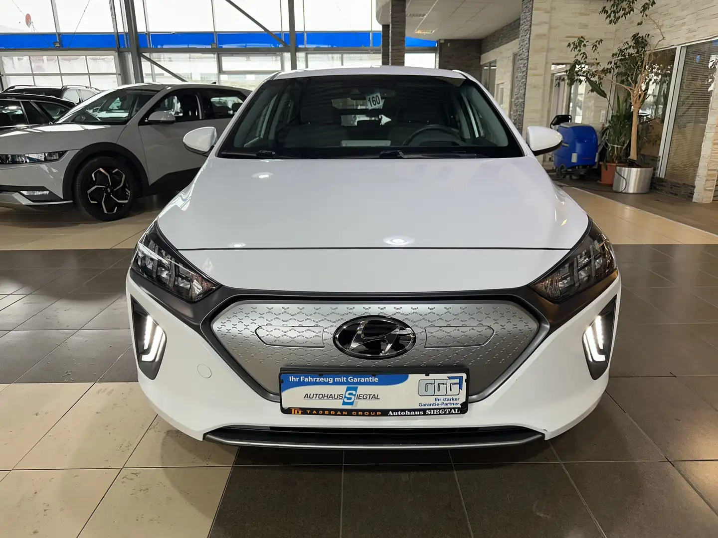 Hyundai IONIQ Style ACC Navi LED Wärmepumpe R.Cam PDC Blanc - 2