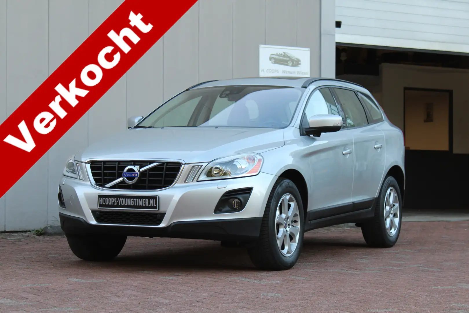 Volvo XC60 3.0 T6 AWD Summum AUTOMAAT YOUNGTIMER Grijs - 1