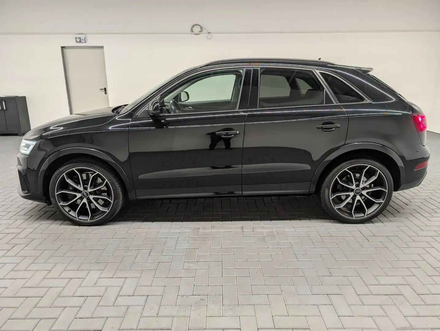 Audi RS Q3 RSQ3 performance 2.5 quattro LED/BOSE/Pano/Kam/el. Noir - 2