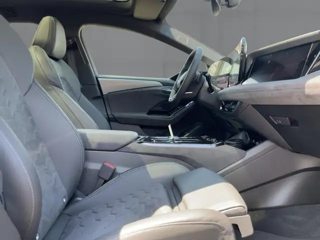 Audi A6 e-tron view 12