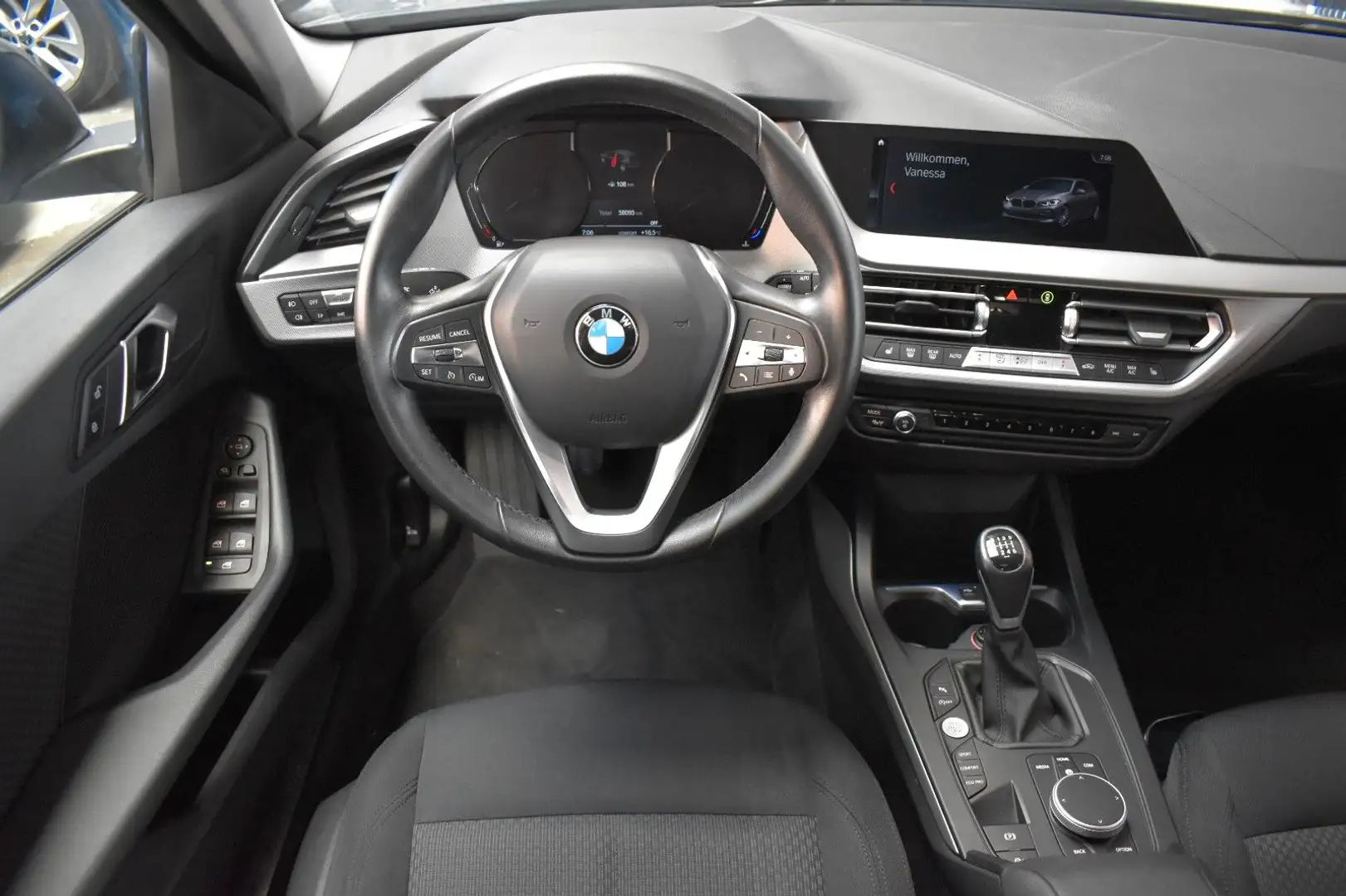 BMW 116 i Advantage*LED*LIVE COCKPIT*SHZ*PDC*KAMERA Szary - 2