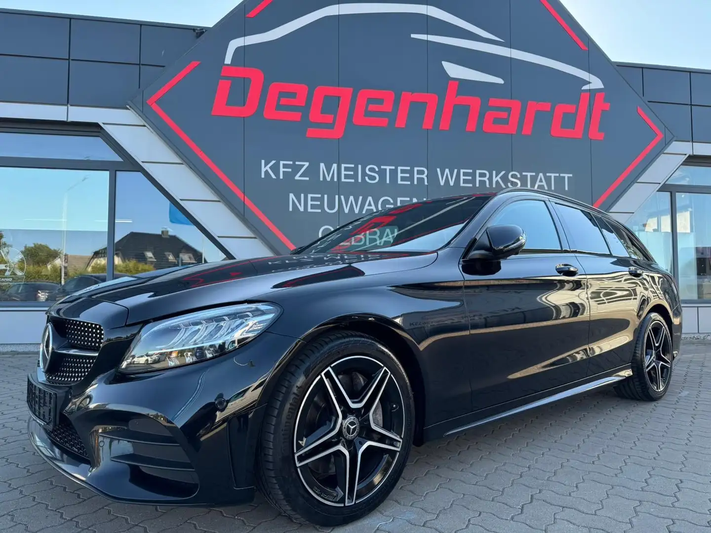 Mercedes-Benz C 300 T-Modell AMG Line Designo 360° Wide Distr. Noir - 1