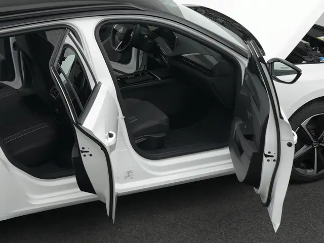 Opel Astra view 13