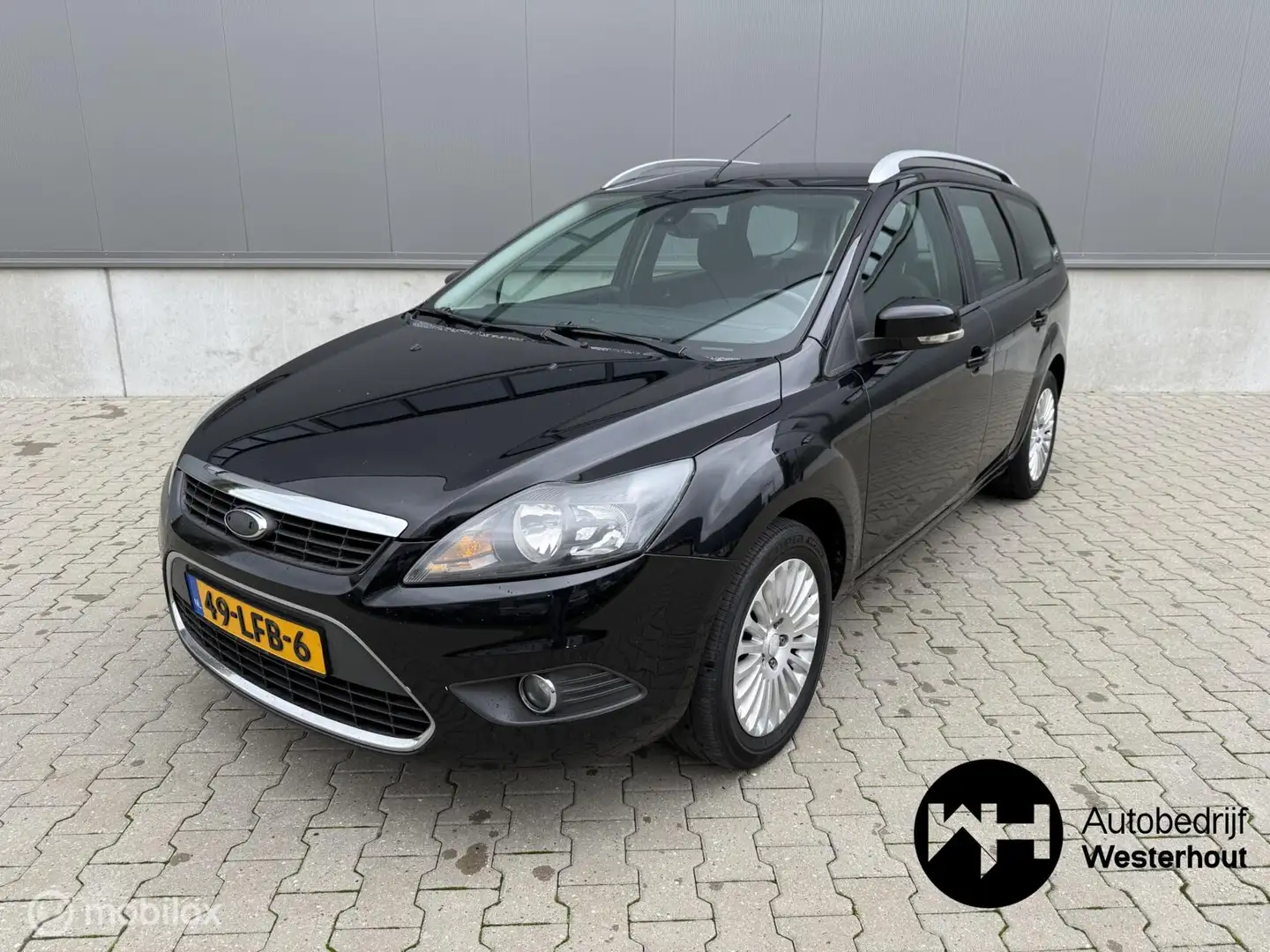 Ford Focus Wagon 1.8 Titanium Navigatie Parkeersensoren Schwarz - 2