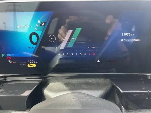 Renault Austral view 13