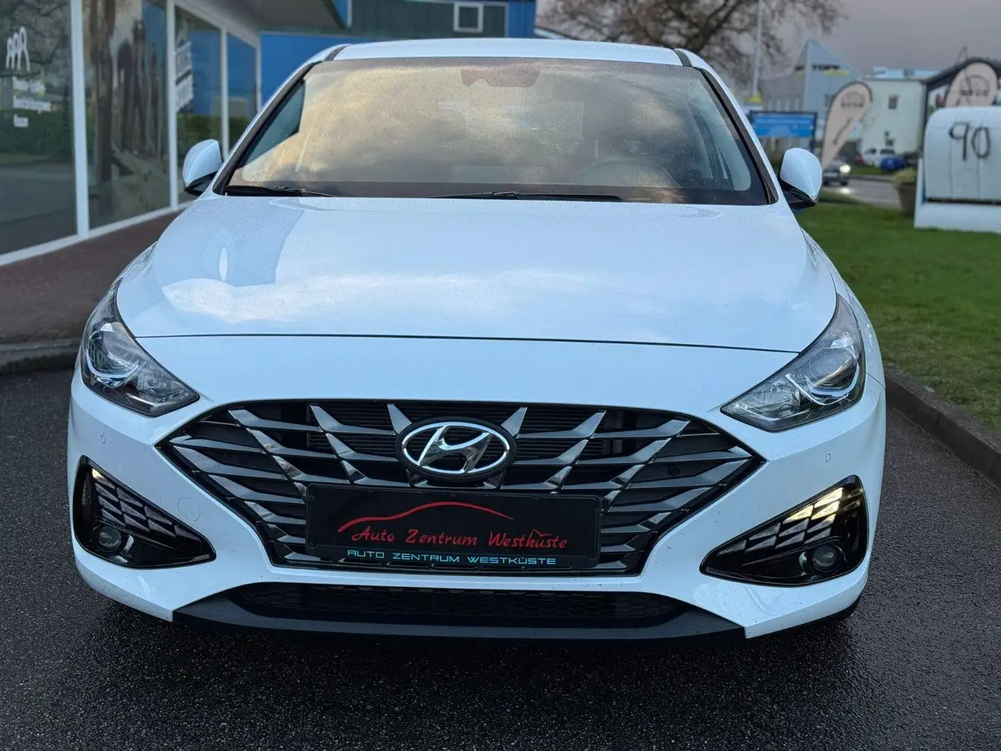 Hyundai i30 Trend Mild-Hybrid Kamera Navi SHZ Tempomat Weiß - 2