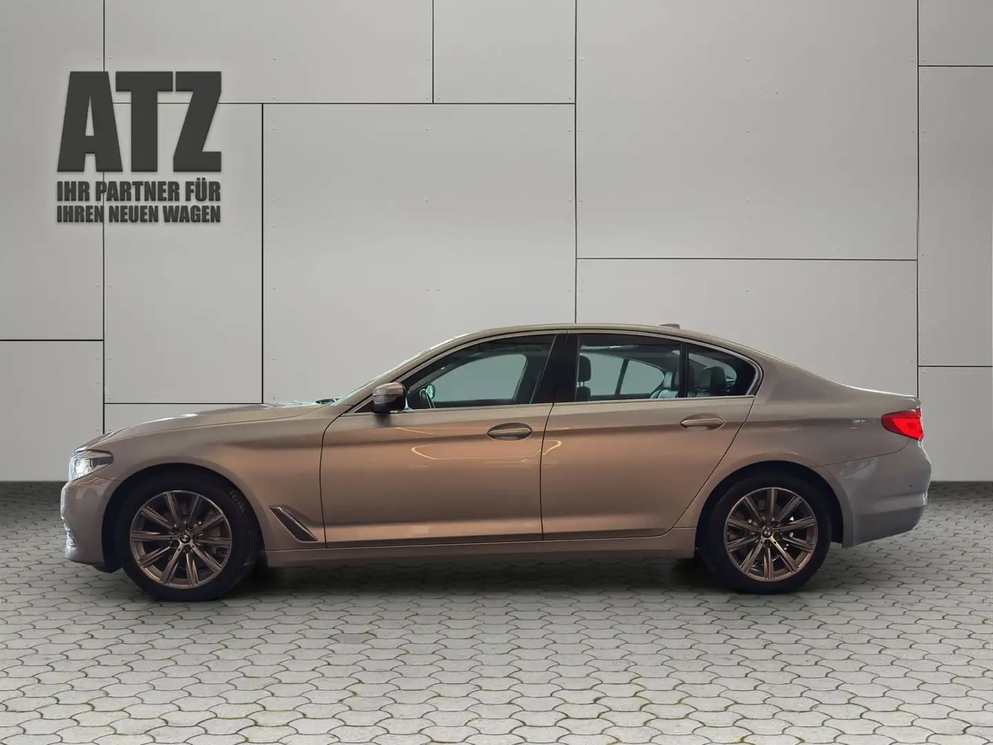 BMW 530 i 1 Hand*Assist+*LED*Softcl. Silber - 2