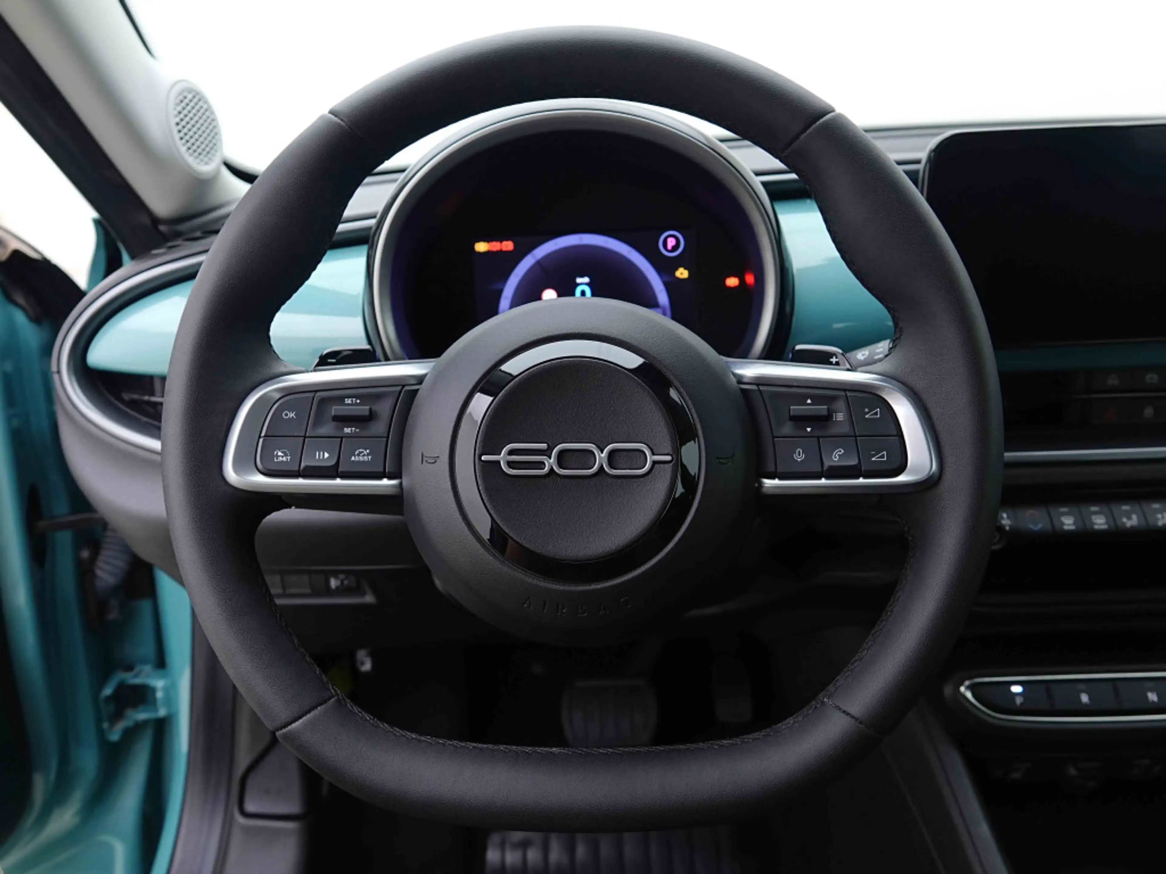 Fiat 600 1.2 MHEV 100 AUT Silver | GPS by App | LED Lights — photo 9
