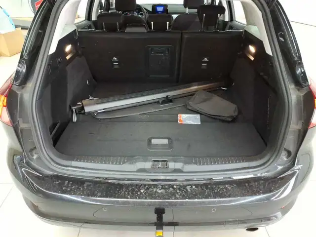 Ford Focus view 15