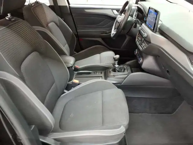 Ford Focus view 8