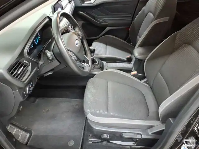 Ford Focus view 7