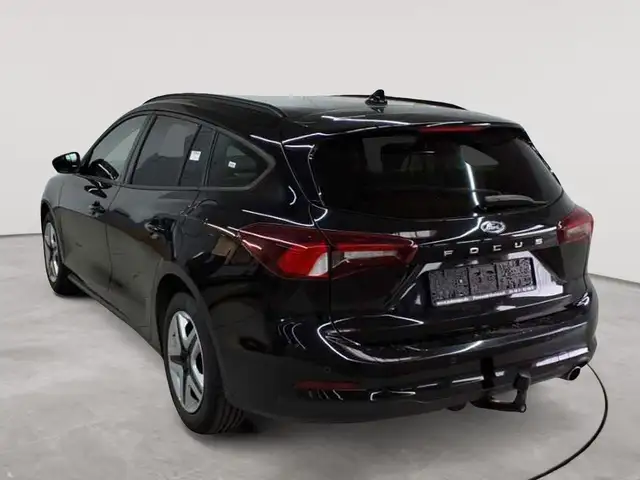 Ford Focus view 5