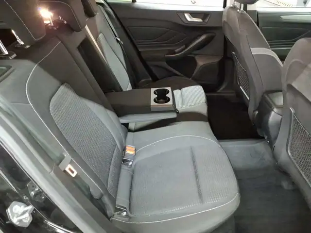 Ford Focus view 14