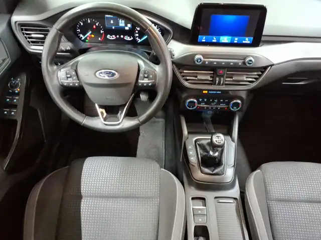 Ford Focus view 10