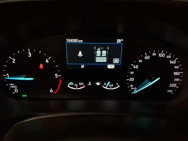 Ford Focus view 11