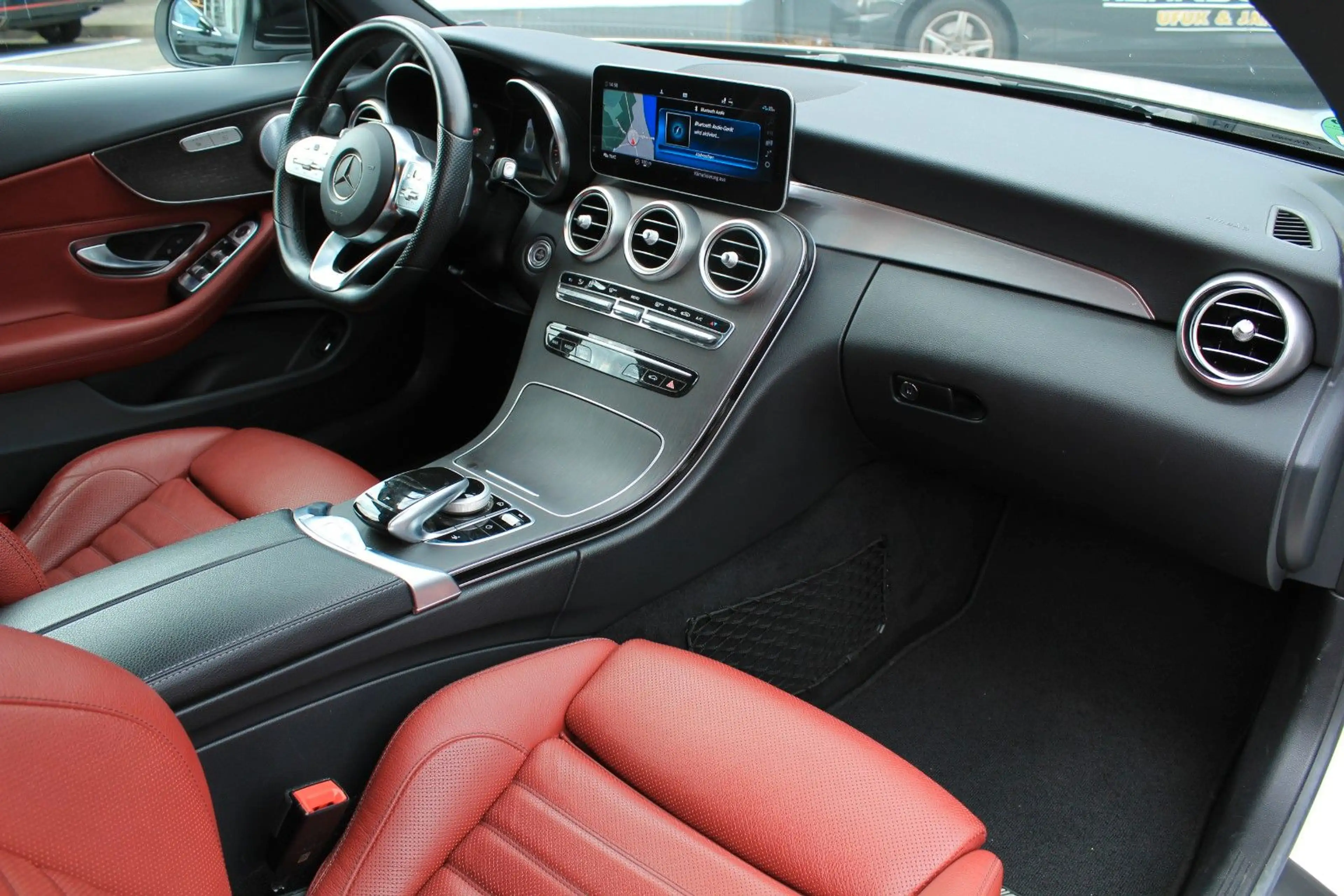 Mercedes-Benz C 200 +AMG LINE+NIGT PAKET+BURMESTER+KAMERA+TOP — photo 6
