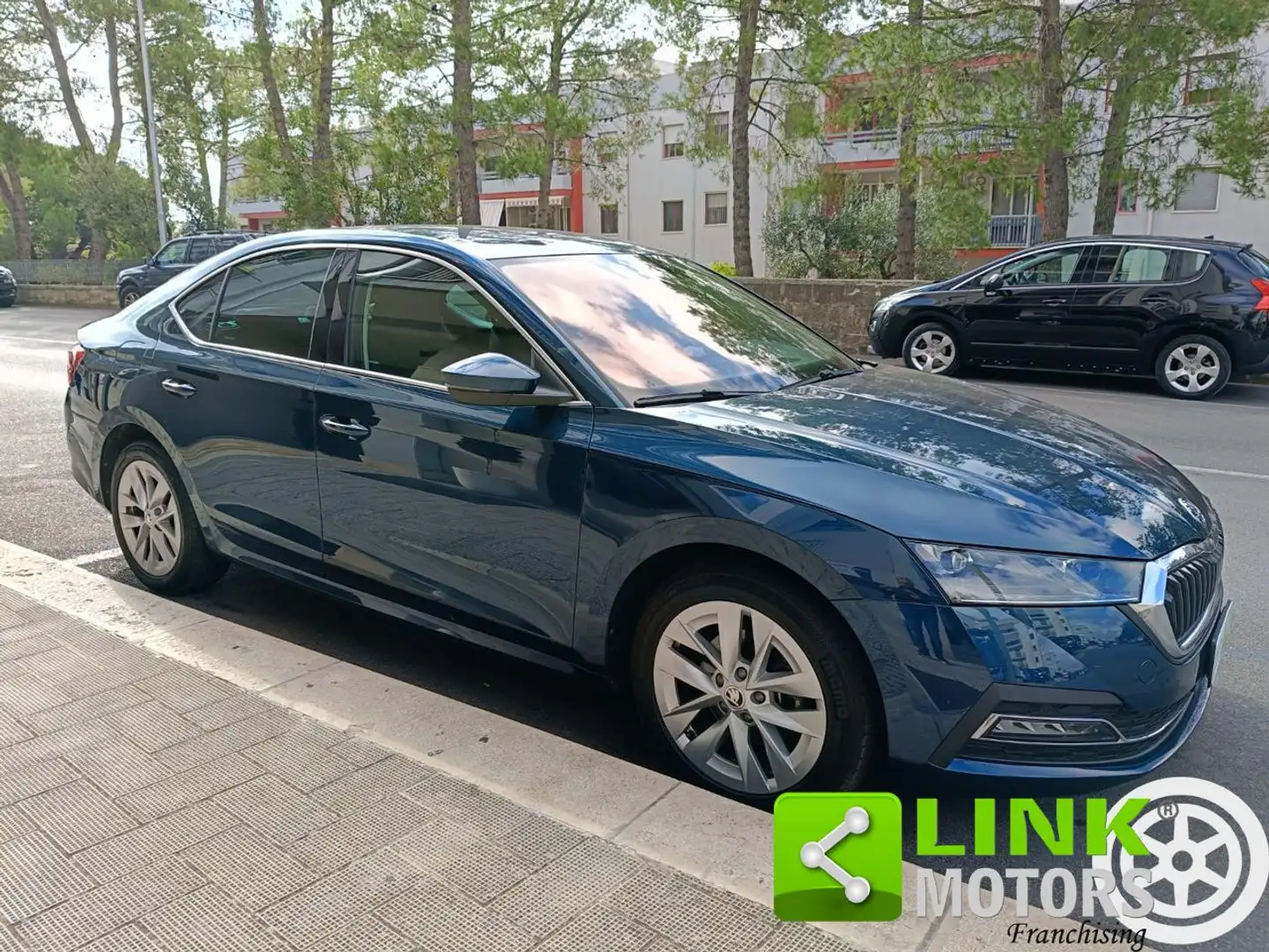 Skoda Octavia 1.5 G-TEC DSG Style Bleu - 2