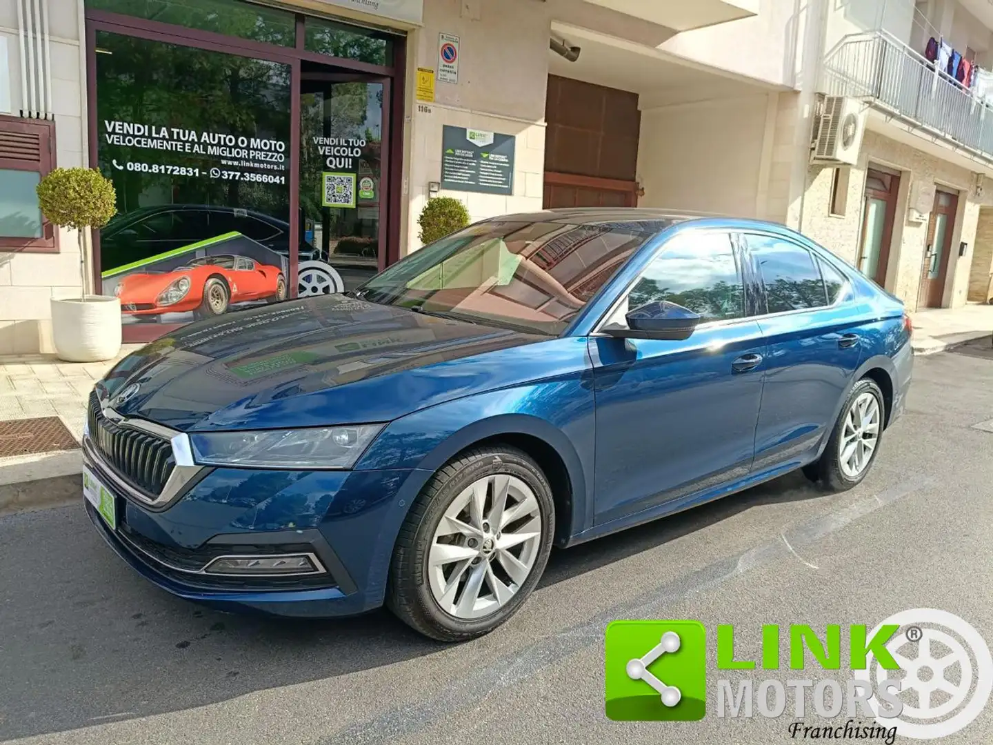 Skoda Octavia 1.5 G-TEC DSG Style Bleu - 1