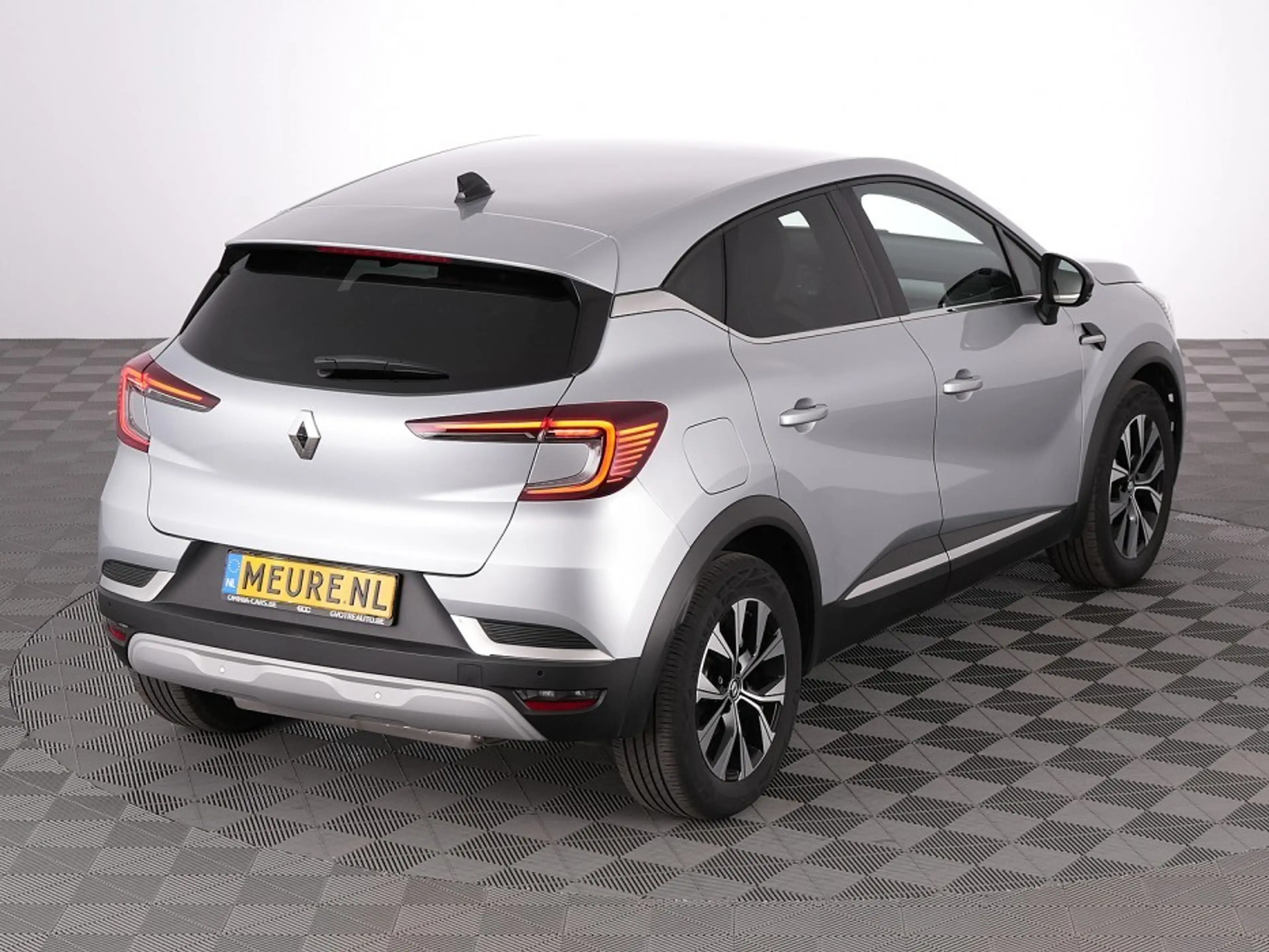 Renault Captur 1.6 E-Tech Plug-in Hybrid 160 Techno | NAVI | KEYL — photo 24