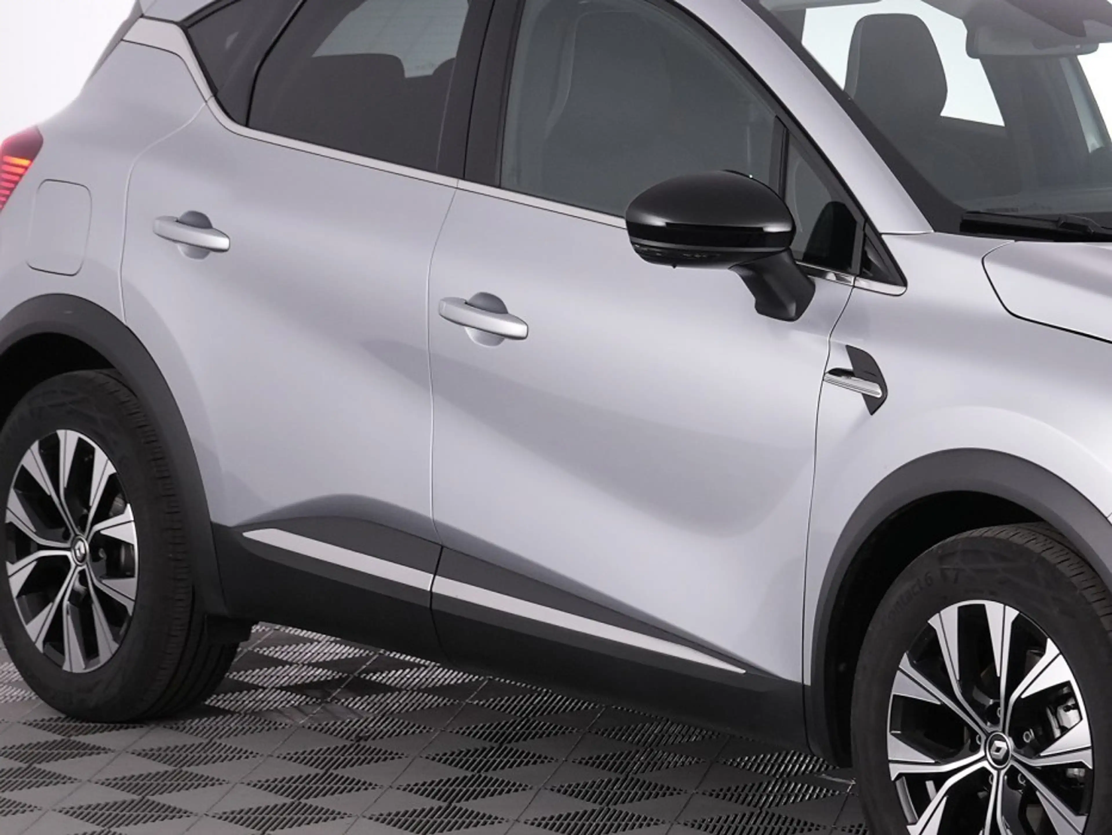 Renault Captur 1.6 E-Tech Plug-in Hybrid 160 Techno | NAVI | KEYL — photo 30