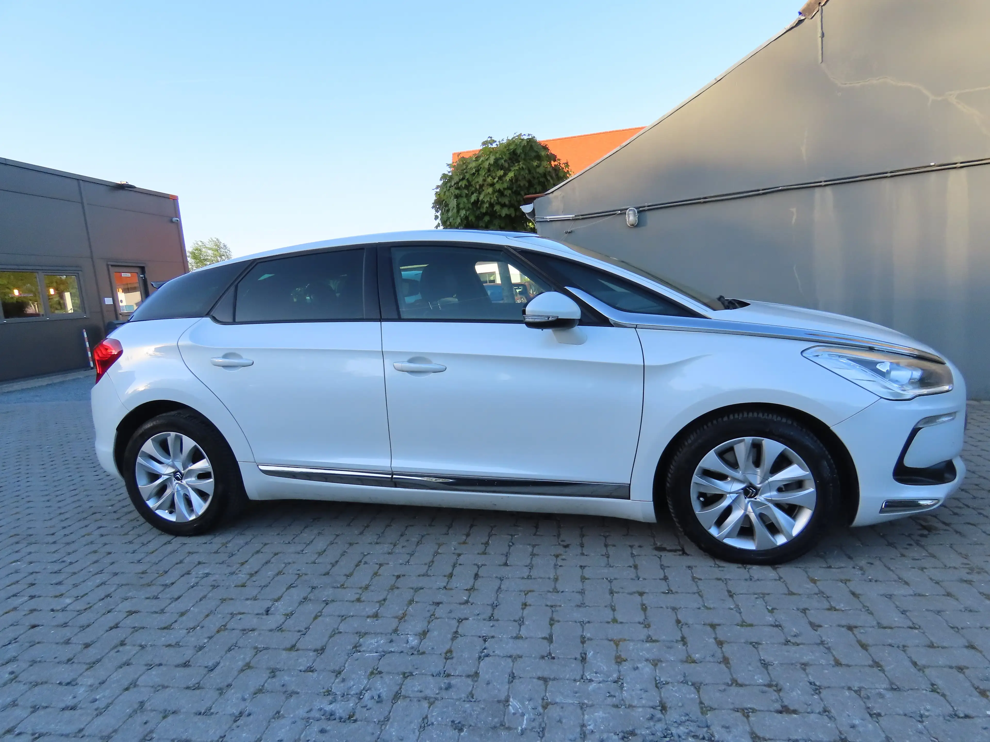 Citroen DS5 DS5 2.0 HDi Sport Chic — photo 2