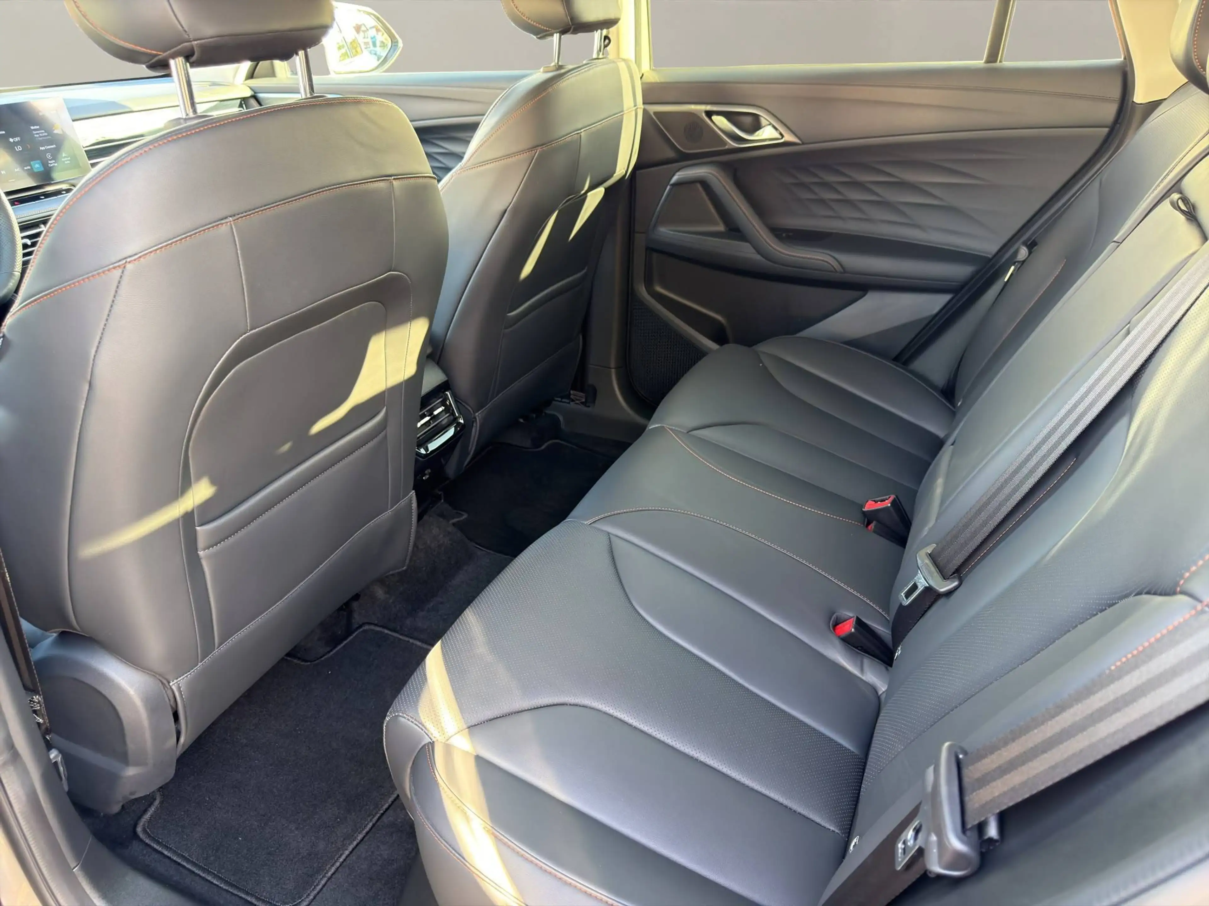 MG HS HS 1.5T Aut. Luxury! Allwetterreifen! Sofort Verfügbar! — photo 13