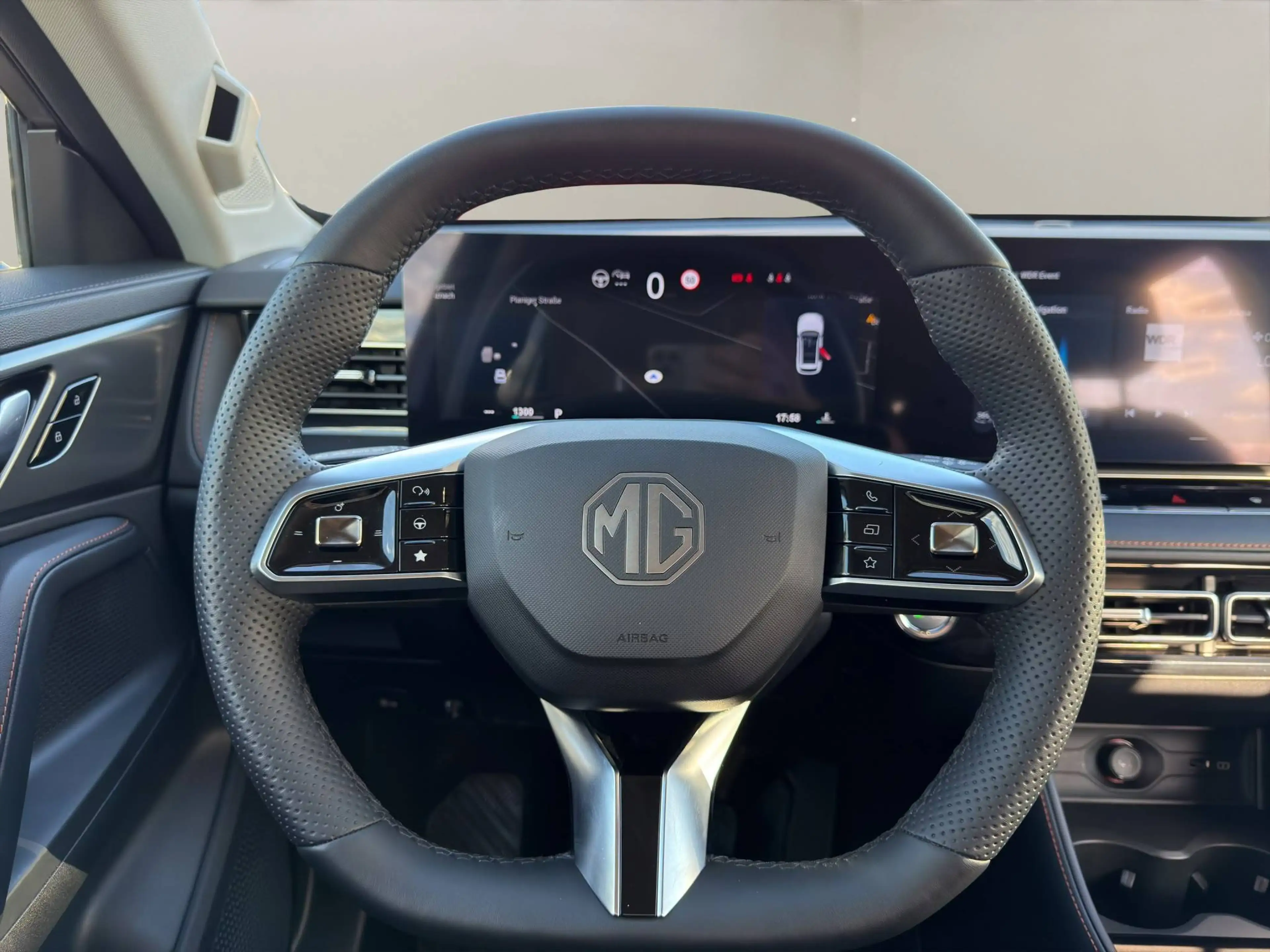 MG HS HS 1.5T Aut. Luxury! Allwetterreifen! Sofort Verfügbar! — photo 15