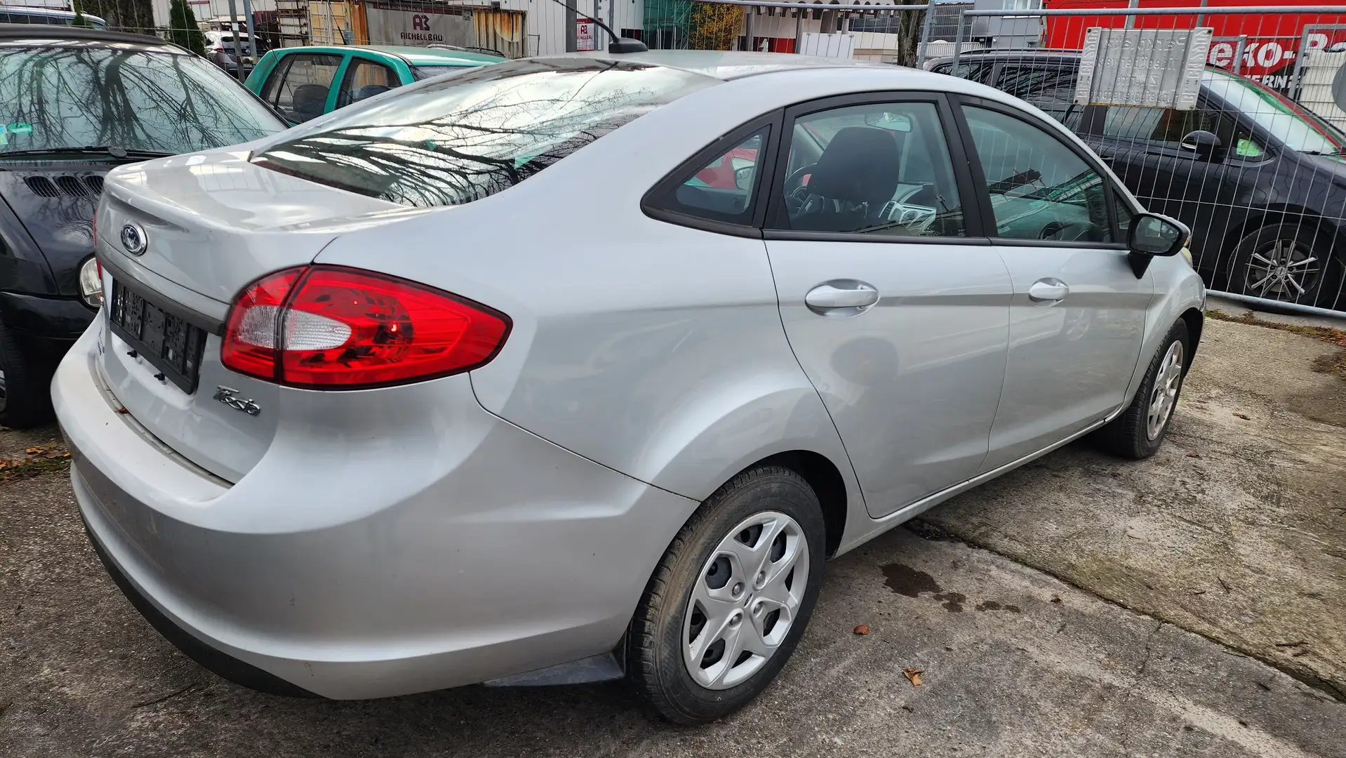 Ford Fiesta 1.6 Ti-VCT Titanium Argent - 2
