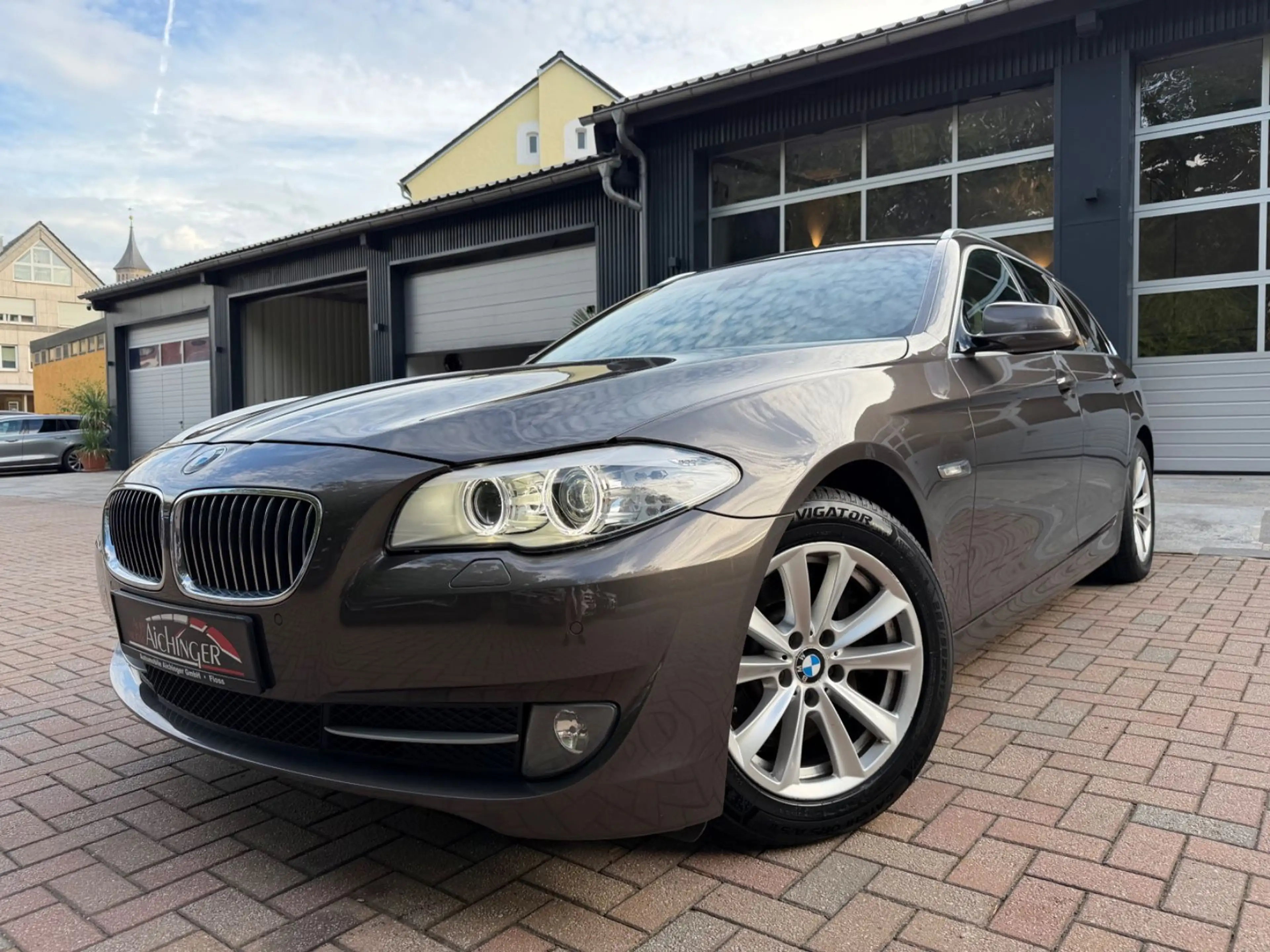 BMW 528 i Touring F11 Bi-Xenon Navi Prof Leder Beige