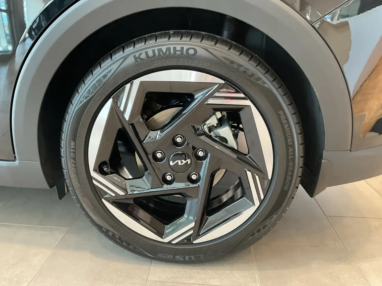Kia K4 снимка Kia K4