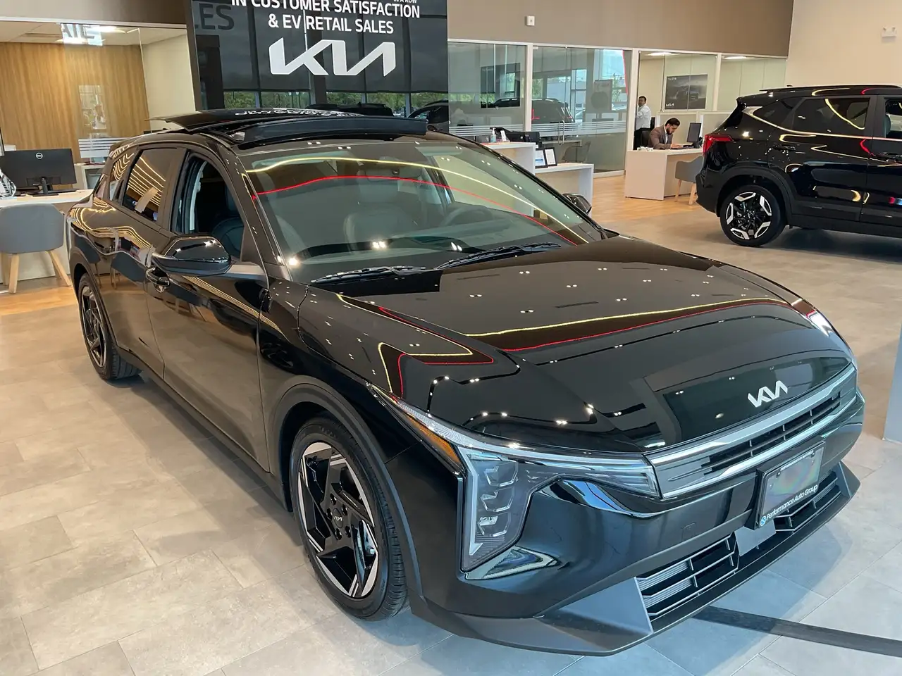 Kia K4 снимка Kia K4