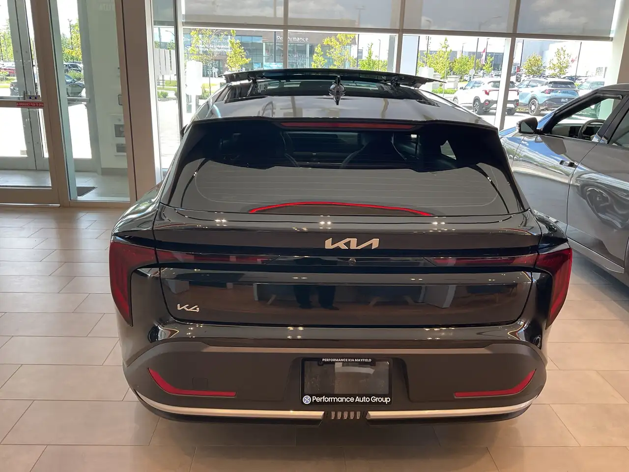 Kia K4 снимка Kia K4