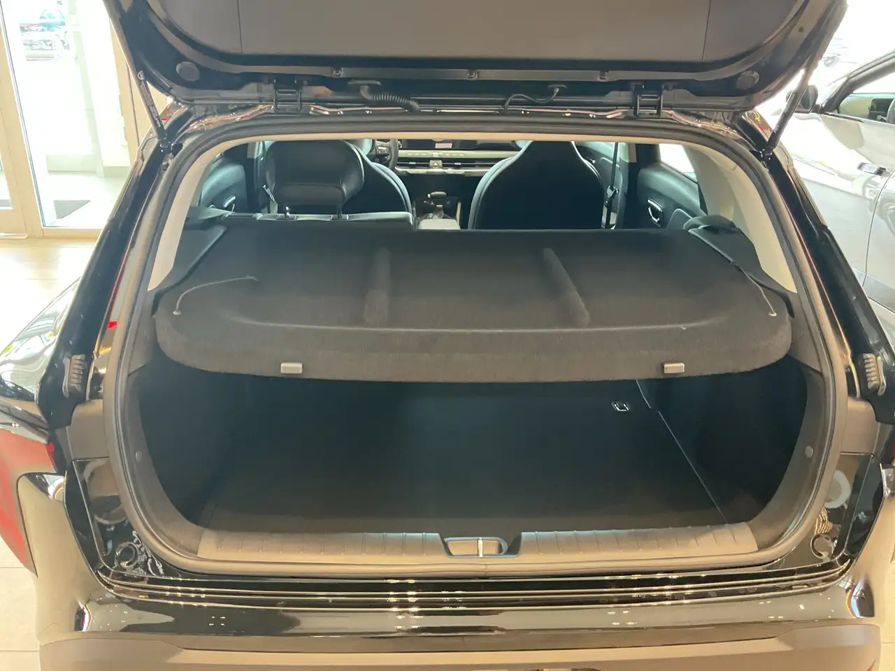 Kia K4 снимка Kia K4