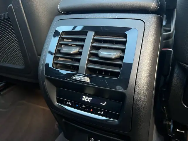 BMW X3 view 8