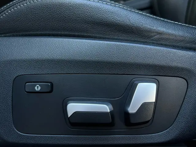 BMW X3 view 5