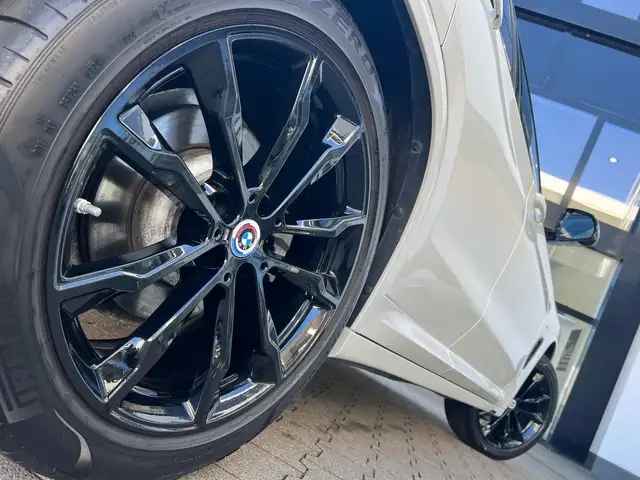 BMW X3 view 4