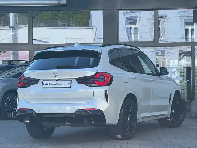 BMW X3 view 2